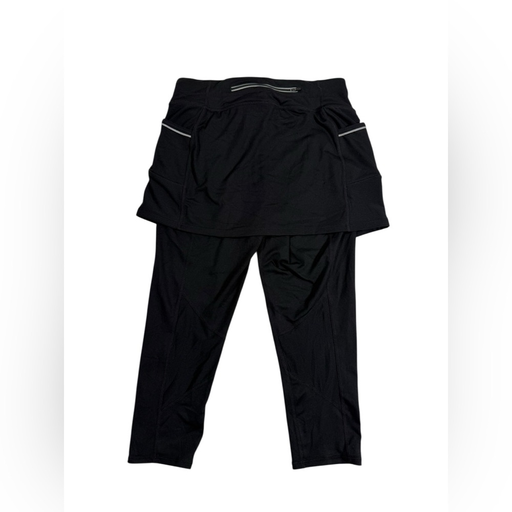 Athleta Be Free 2-in-1 Capri Skirt Leggings Small Black Running Yoga Wicking NWT - Picture 2 of 10